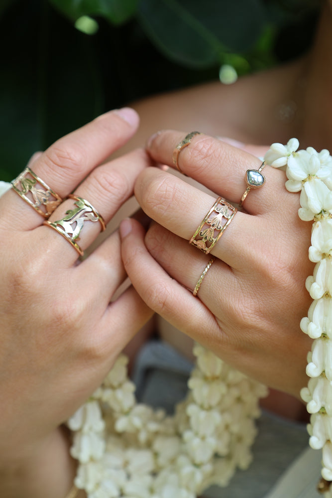 Mini Lei Pua Kalaunu (Crown Flower) Cuff Ring