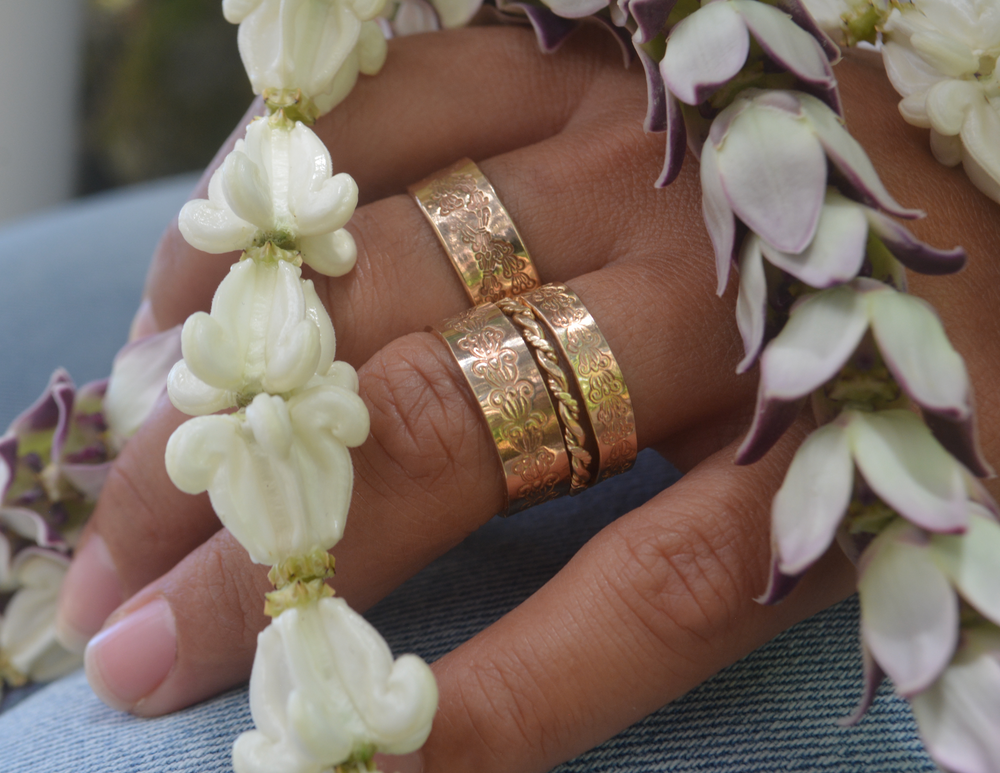 
            
                Load image into Gallery viewer, 7MM Double Lei Pua Kalaunu (Crown Flower) Ring
            
        