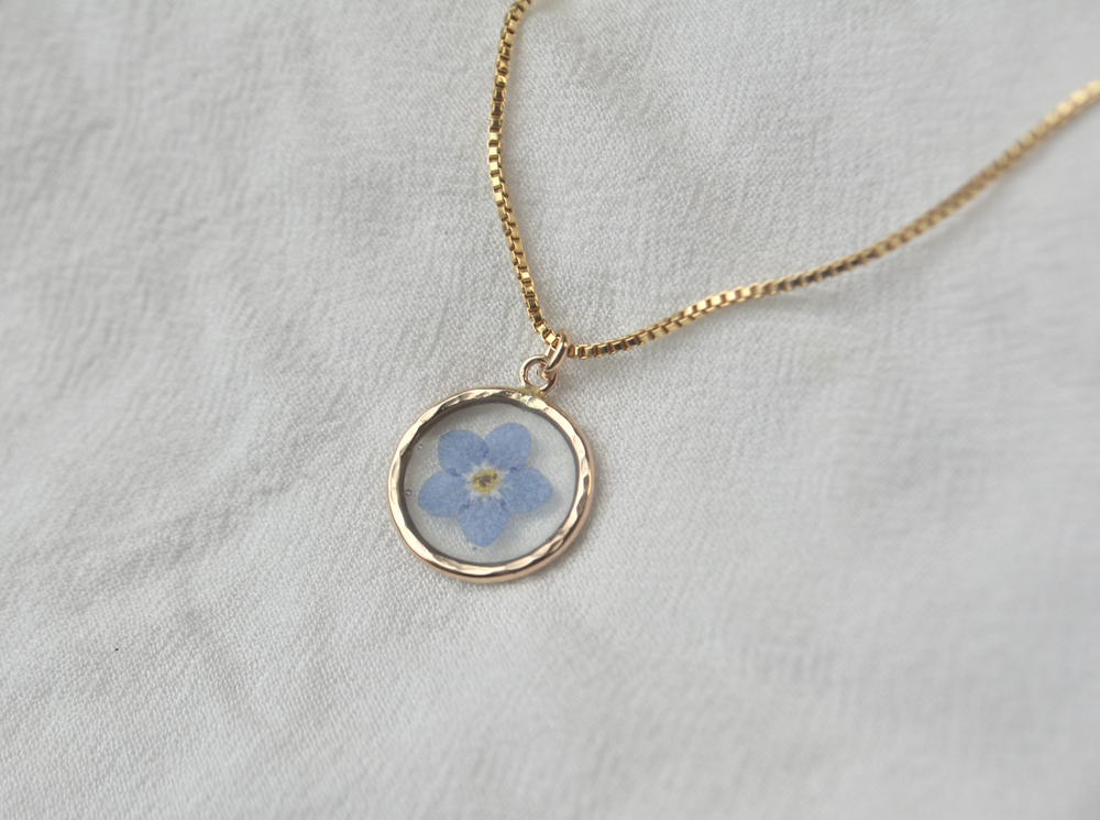 
            
                Load image into Gallery viewer, Forget-Me-Not Necklace
            
        