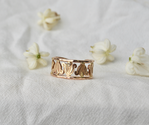 
            
                Load image into Gallery viewer, Pua Kalaunu (Crown Flower) Cuff Ring
            
        