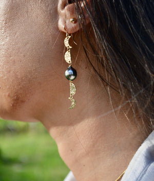 Tahitian Just A Phase Earrings