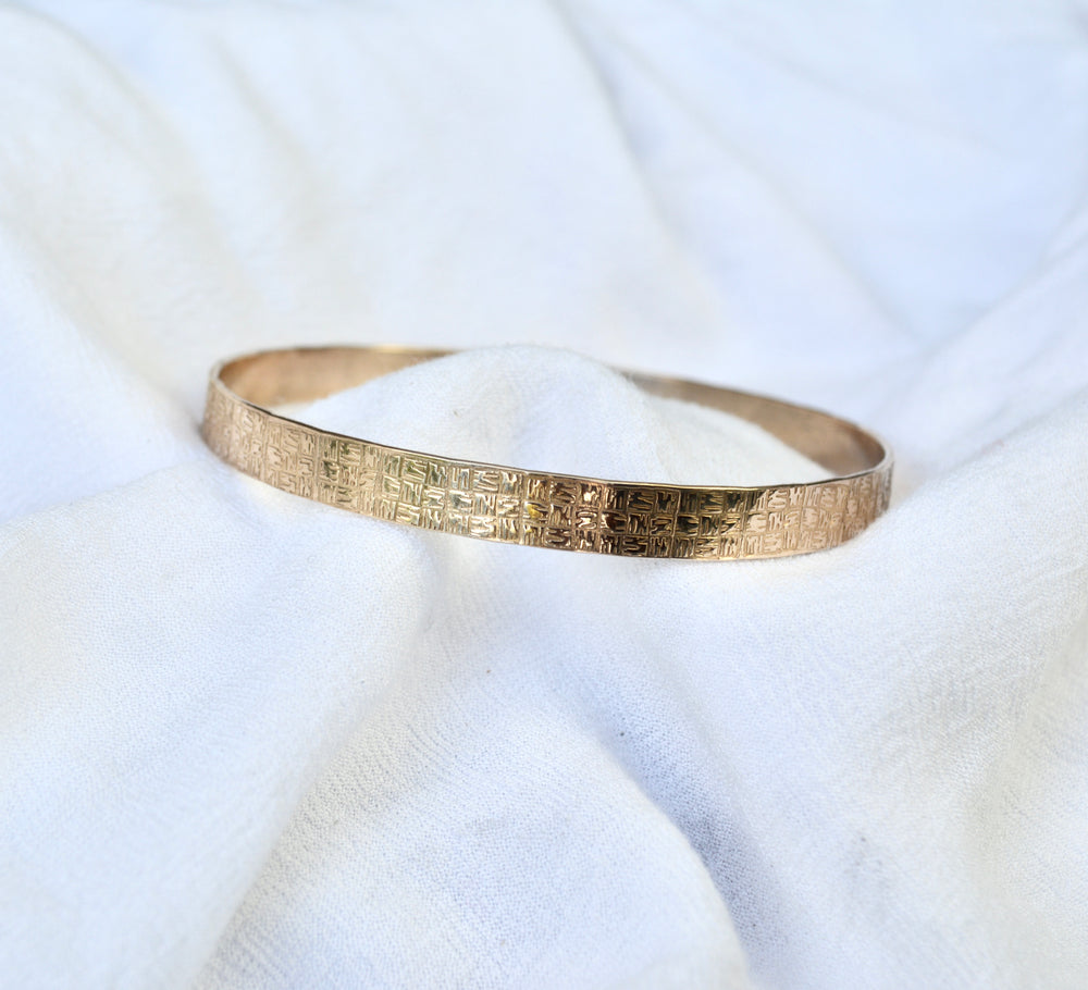 
            
                Load image into Gallery viewer, 6MM Lauhala Bangle
            
        