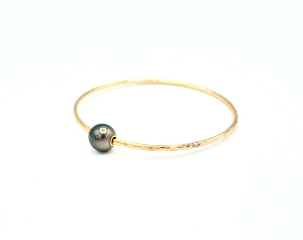 
            
                Load image into Gallery viewer, Tahitian Luxe Bangle
            
        
