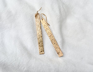 
            
                Load image into Gallery viewer, 6MM Lauhala Bar Earrings
            
        