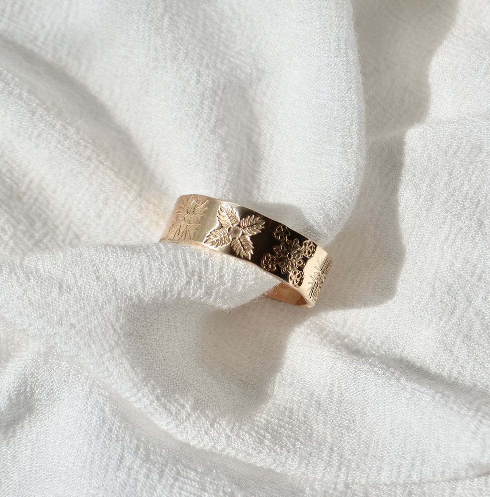 
            
                Load image into Gallery viewer, 6MM Kuiki (Quilt) Ring
            
        