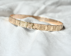 
            
                Load image into Gallery viewer, 6MM Kuiki (Quilt) Bangle
            
        