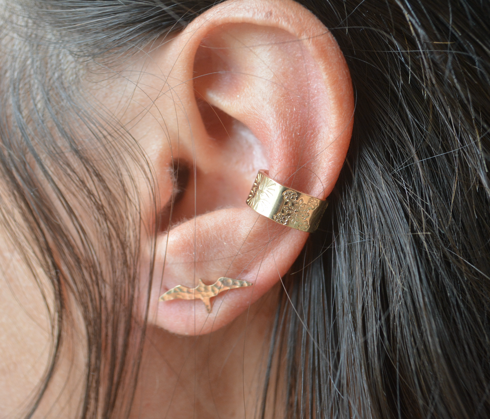 
            
                Load image into Gallery viewer, 6mm Ear Cuff
            
        