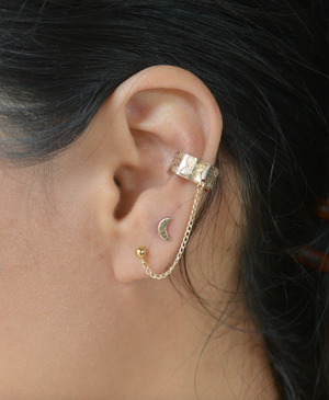 
            
                Load image into Gallery viewer, 6mm Ear Cuff
            
        
