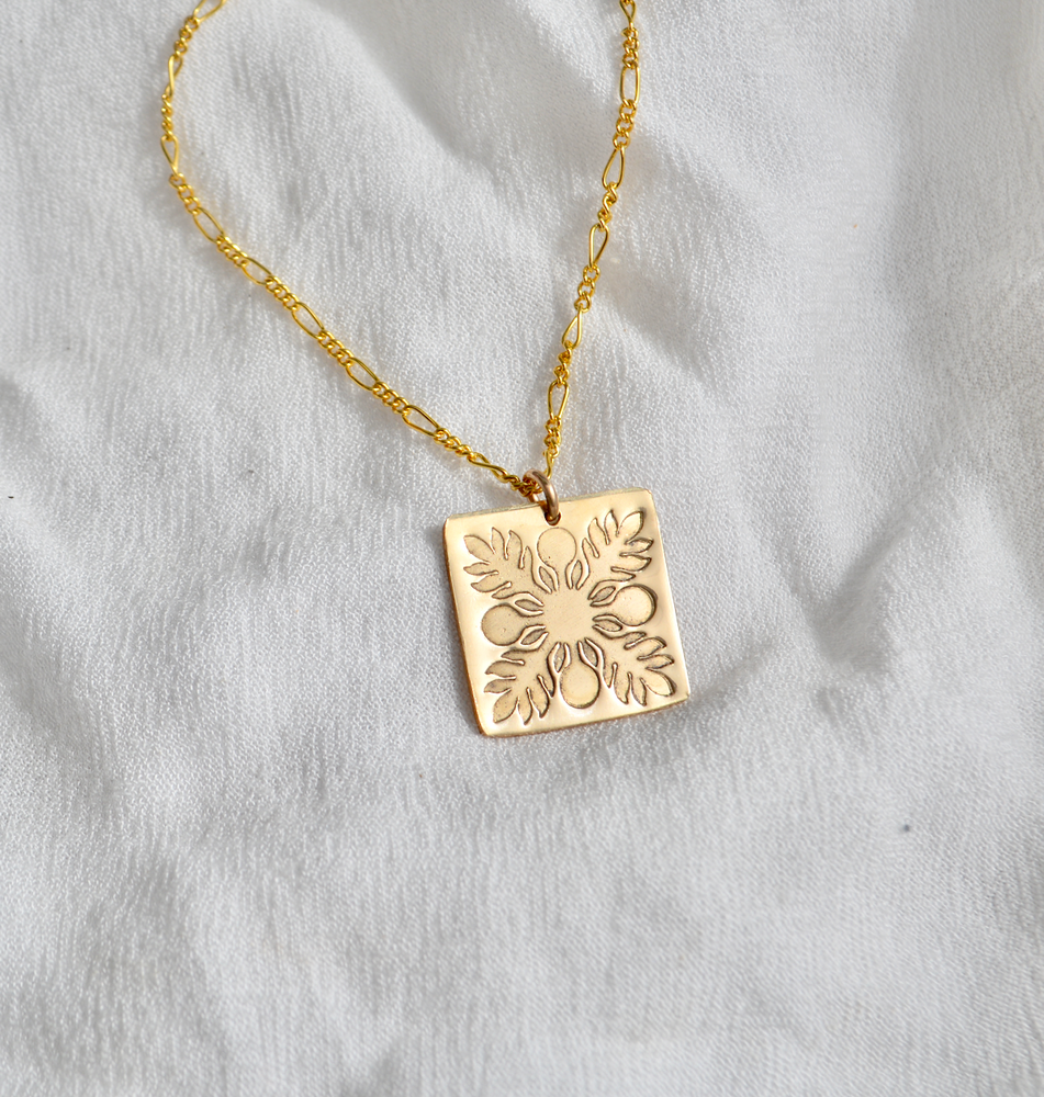 
            
                Load image into Gallery viewer, Square &amp;#39;Ulu Kuiki Necklace
            
        