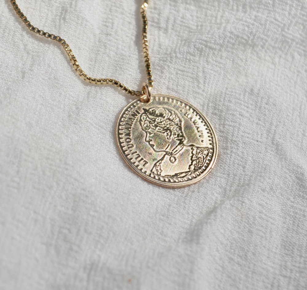 
            
                Load image into Gallery viewer, Queen Lili&amp;#39;uokalani Coin Necklace
            
        