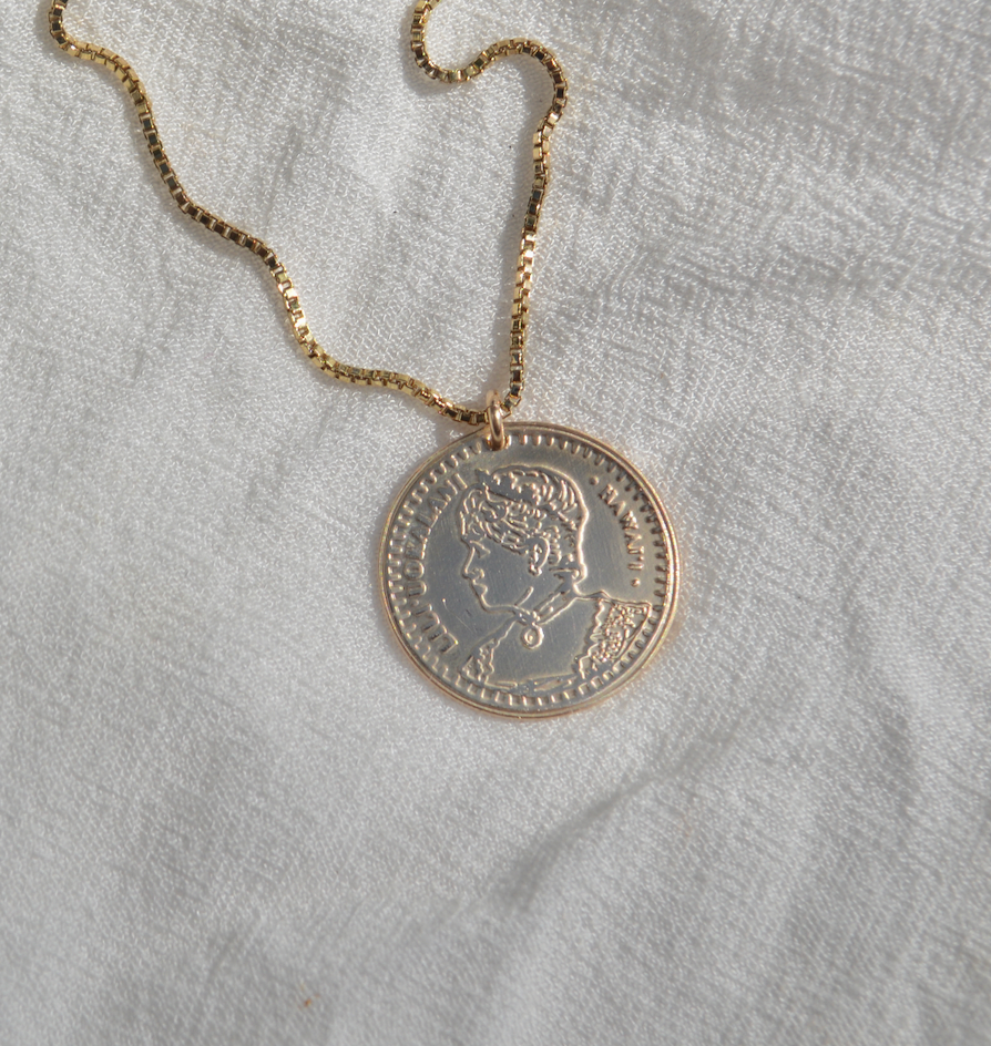 
            
                Load image into Gallery viewer, Queen Lili&amp;#39;uokalani Coin Necklace
            
        