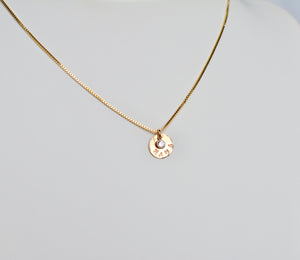 
            
                Load image into Gallery viewer, Mama Necklace 3 (9.5mm)
            
        