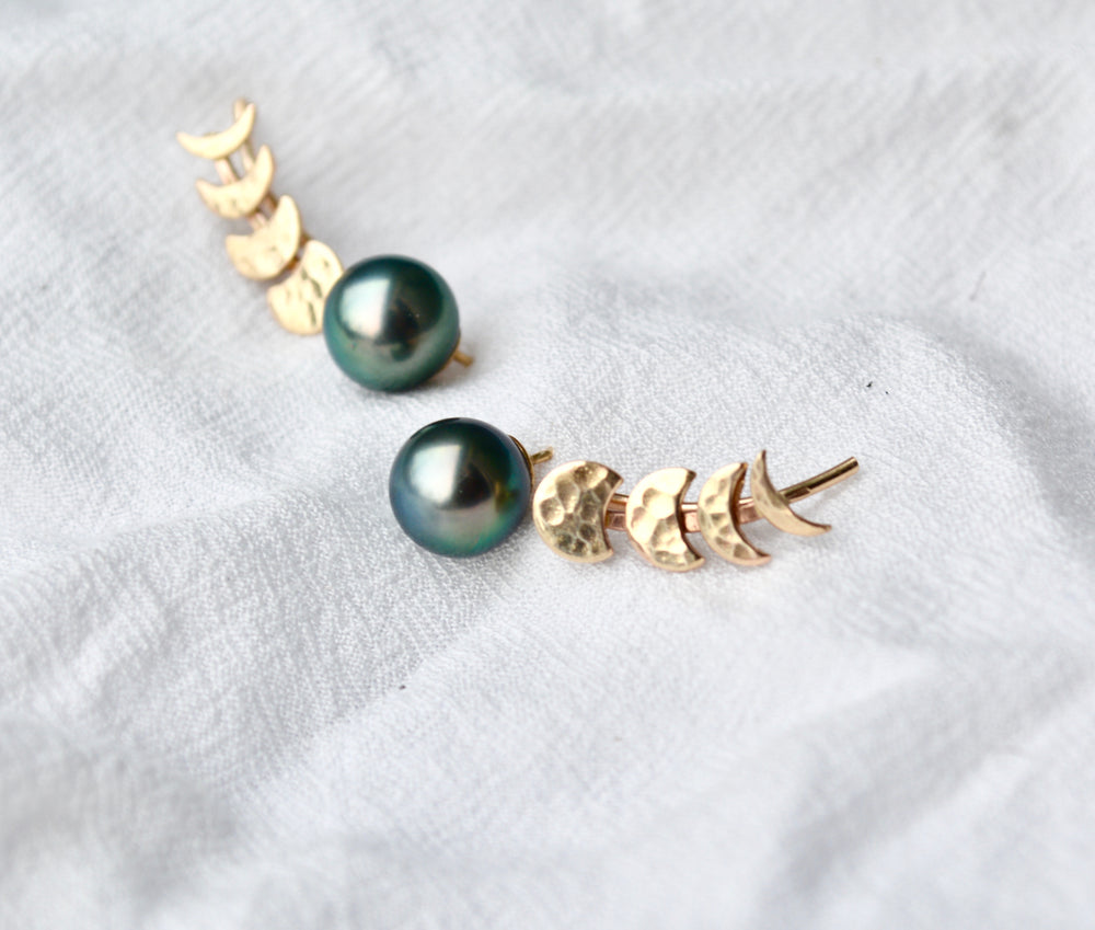 
            
                Load image into Gallery viewer, Tahitian Studs &amp;amp; Moon Phase Climber Set
            
        