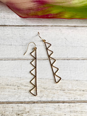 
            
                Load image into Gallery viewer, Mauna Earrings
            
        