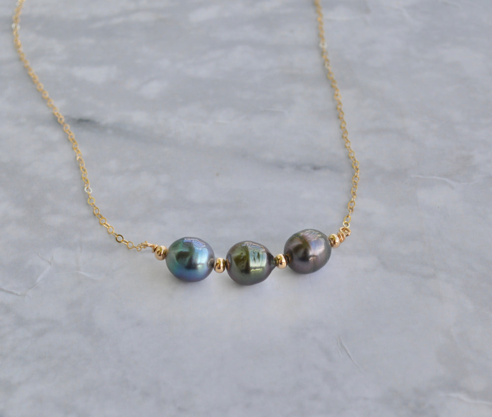 
            
                Load image into Gallery viewer, Mele Necklace
            
        