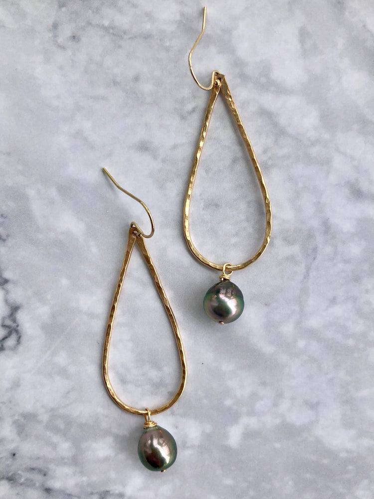 
            
                Load image into Gallery viewer, Le’a Earrings
            
        